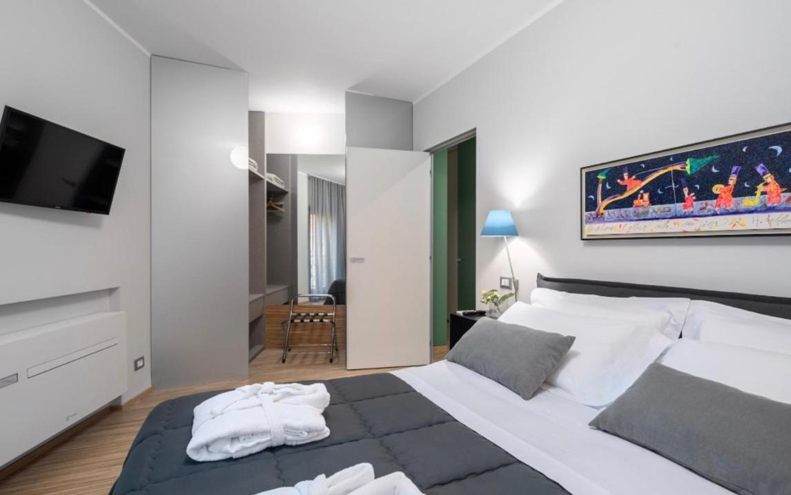 30Cavour Luxury Suites Pavia Bagian luar foto