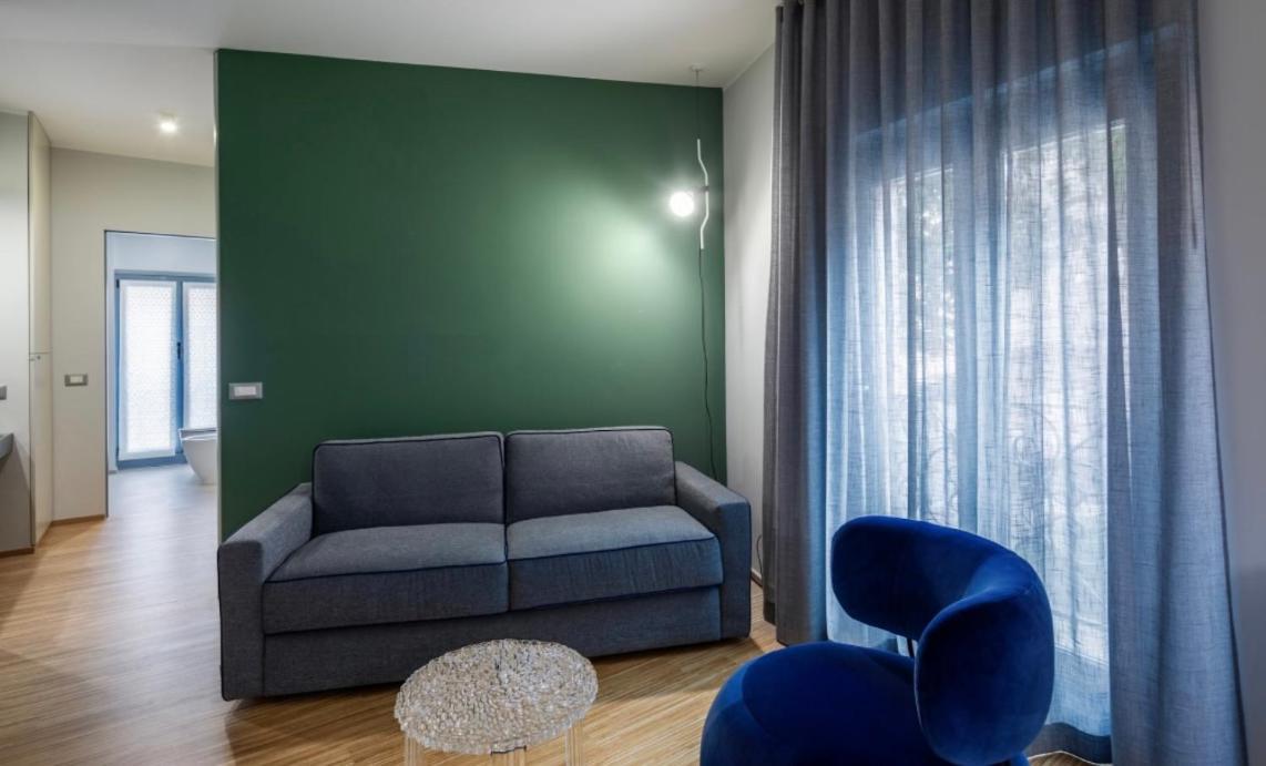 30Cavour Luxury Suites Pavia Bagian luar foto