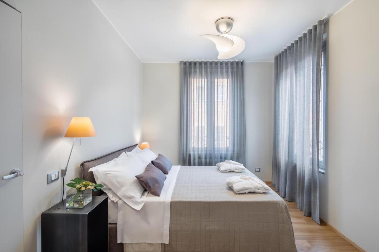 30Cavour Luxury Suites Pavia Bagian luar foto