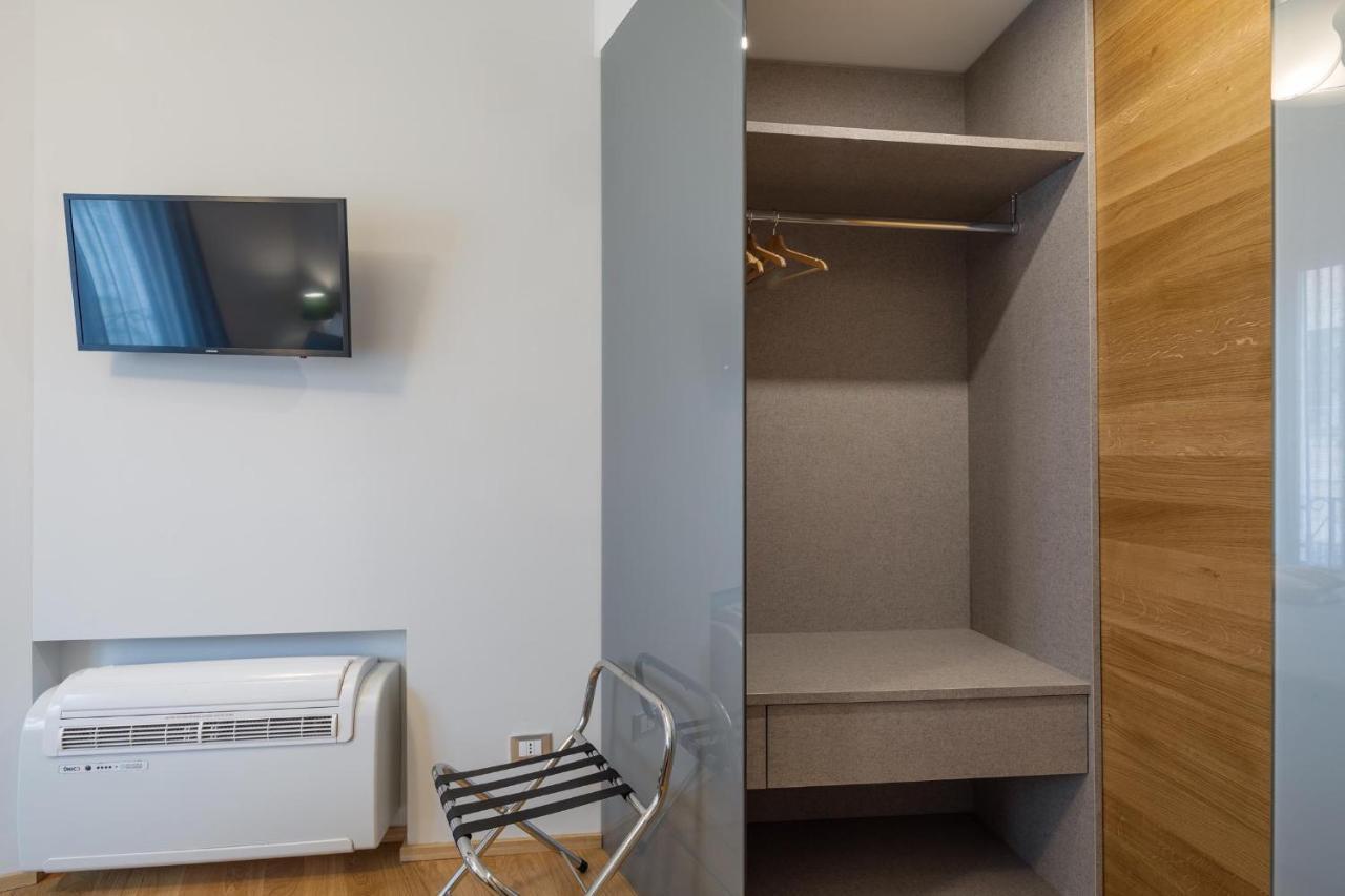 30Cavour Luxury Suites Pavia Bagian luar foto