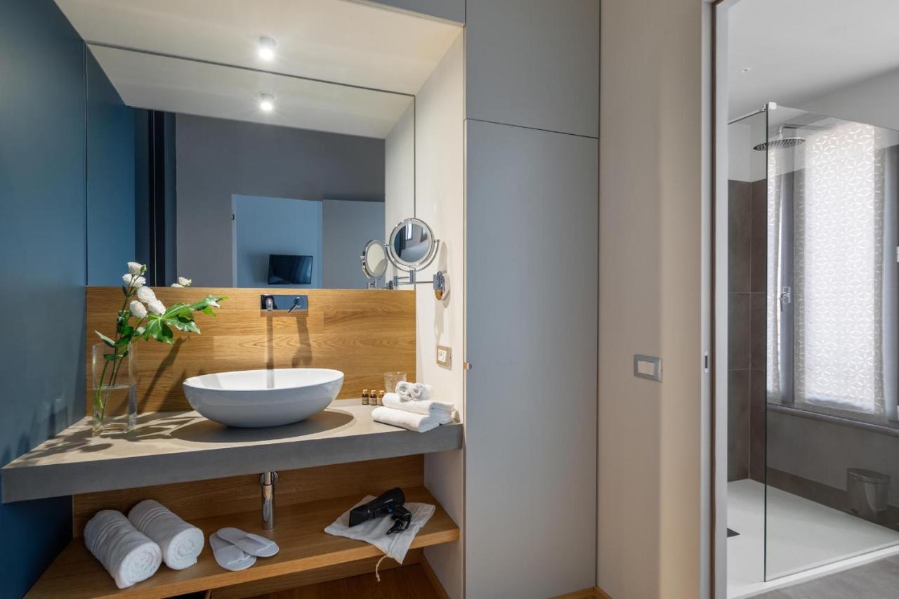 30Cavour Luxury Suites Pavia Bagian luar foto